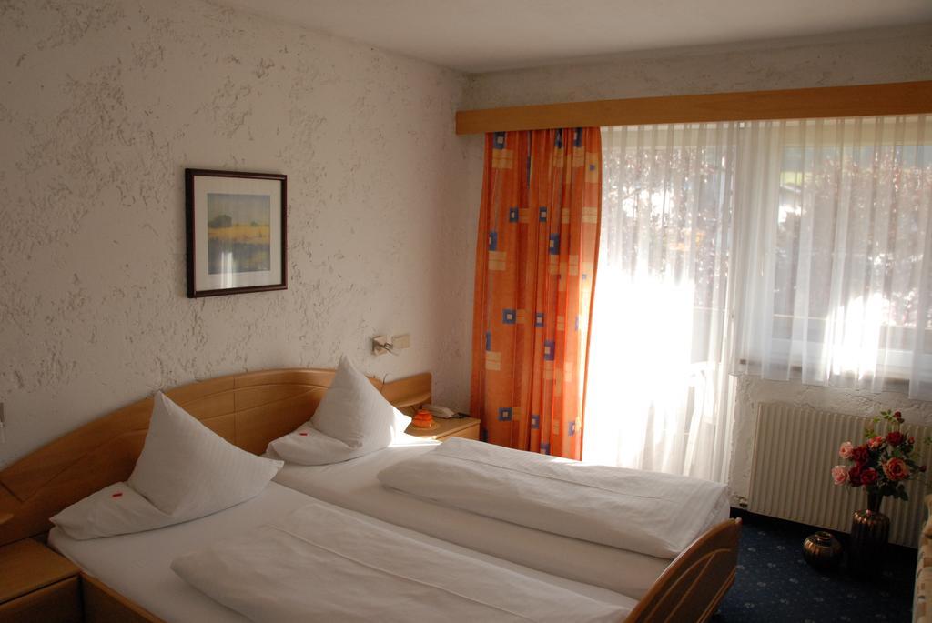 Hotel Edelweiss Innsbruck Room photo